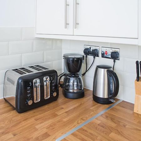 Mycityhaven - 3 Bedroom Shirehampton Flat Near Avonmouth & M4 Бристоль Экстерьер фото