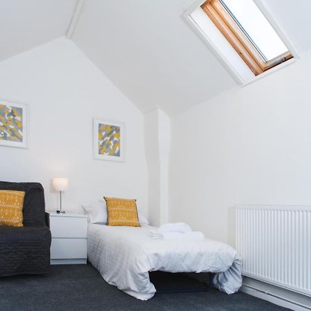 Mycityhaven - 3 Bedroom Shirehampton Flat Near Avonmouth & M4 Бристоль Экстерьер фото