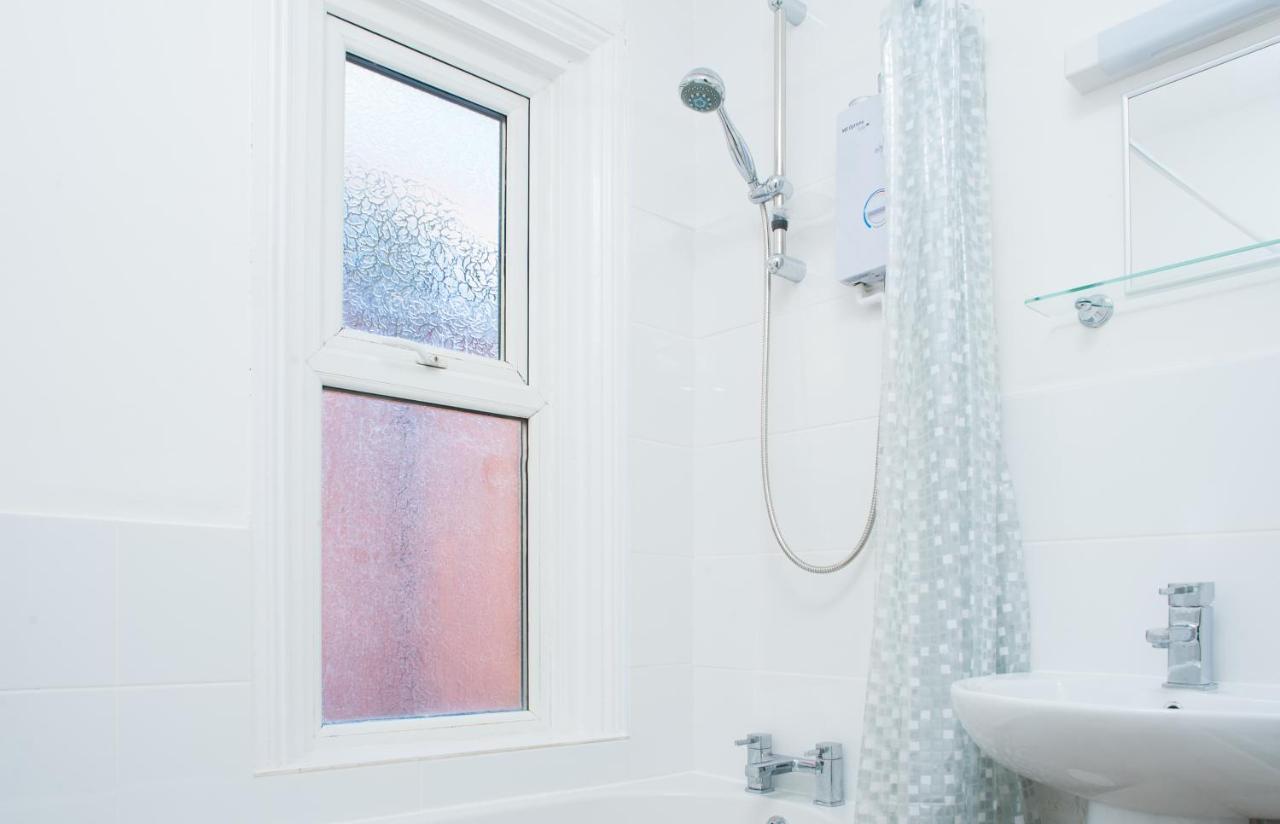 Mycityhaven - 3 Bedroom Shirehampton Flat Near Avonmouth & M4 Бристоль Экстерьер фото